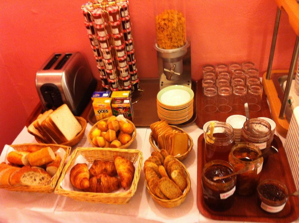 La Taverne Uzès Εξωτερικό φωτογραφία
